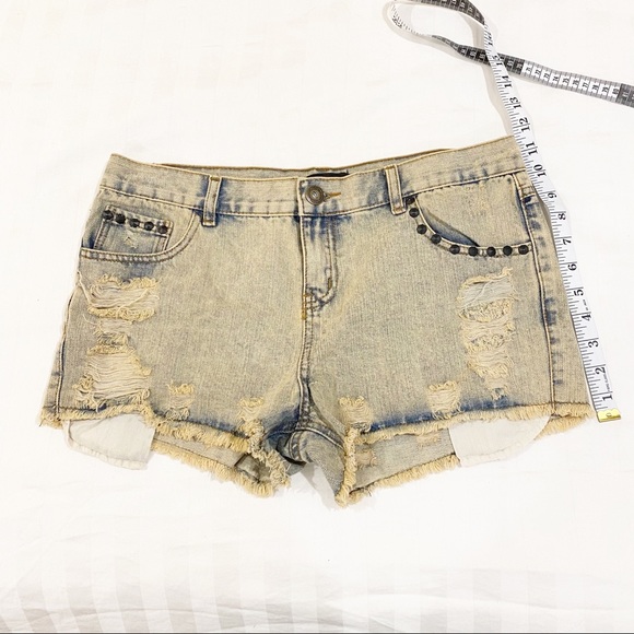 NWOT Mine - Distressed Jean Shorts - Picture 8 of 11